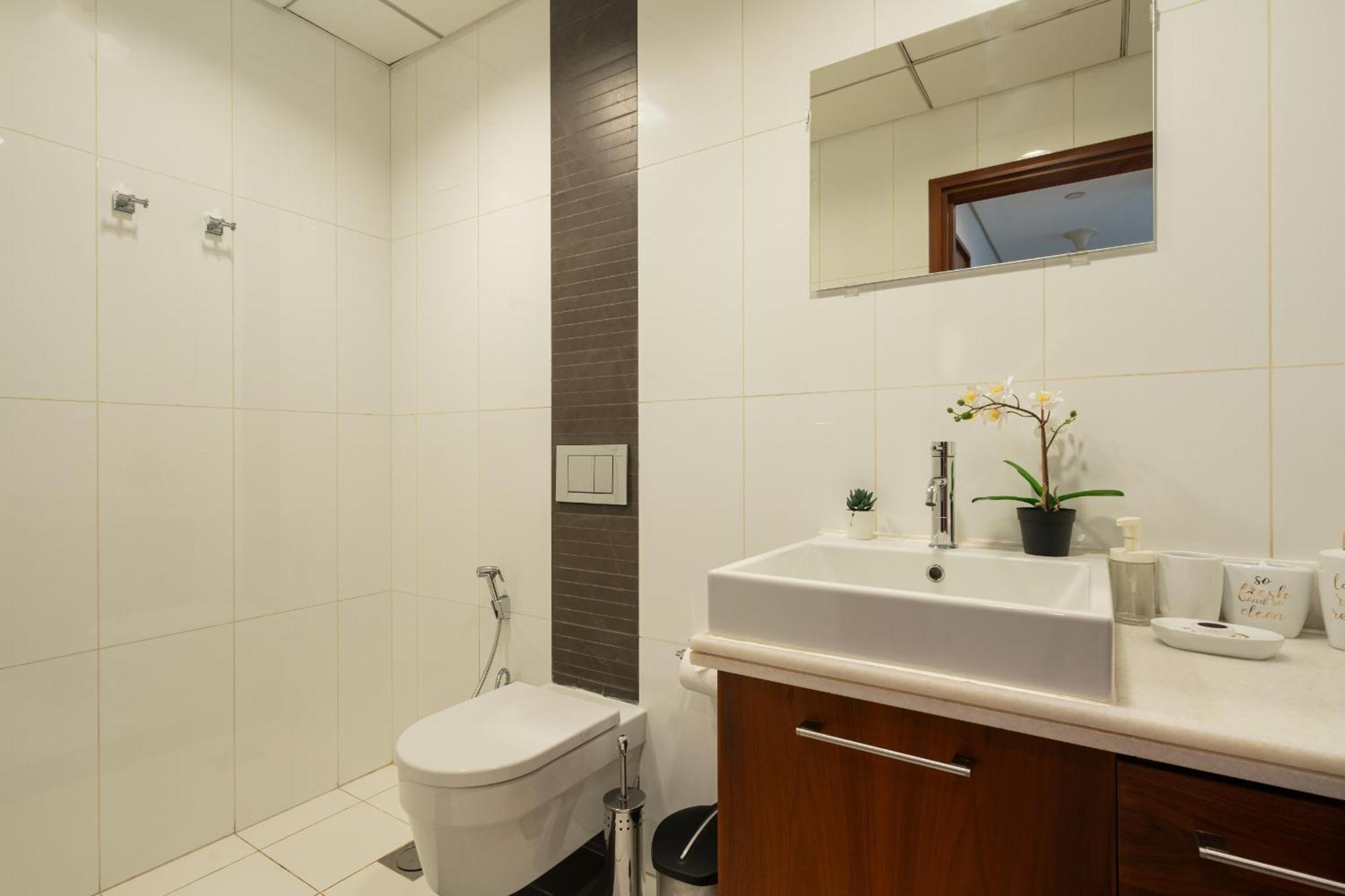 Stylish 1br In Blvd Central, Great Access - Allsopp & Allsopp * Dubai